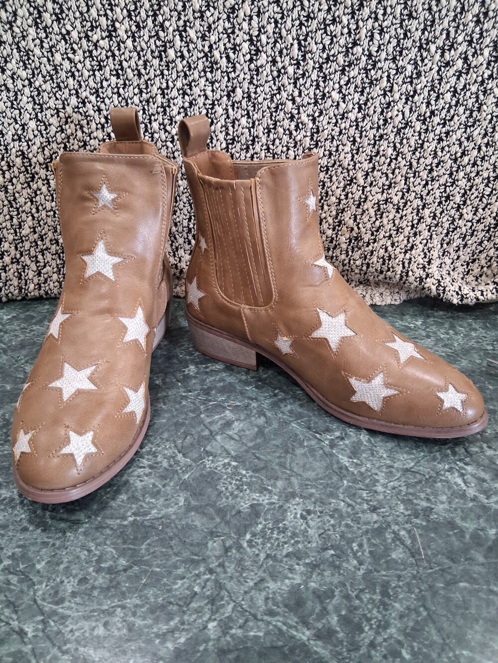 Taupe Wild Diva Booties Metallic Star Slip on Heel 1.5" Chelsea Boots Size 7